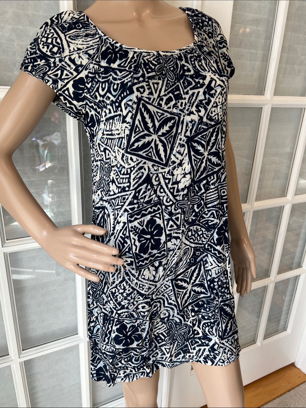 Hilo Hattie Navy and White Printed Short Sleeve Mini Dress